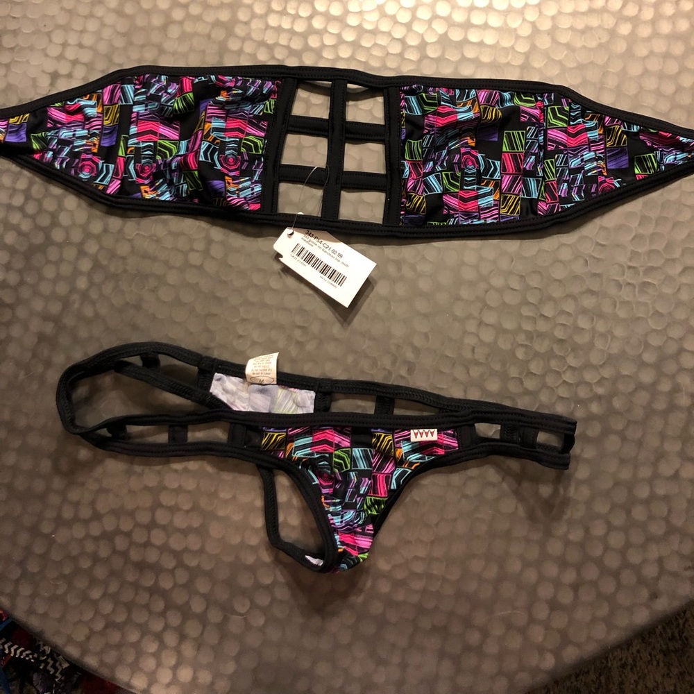 Wicked Weasel Game On top and surf shorts (M)